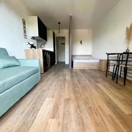 Port 2 Personnes 2 Enfants Vue Hippodrome Appartement